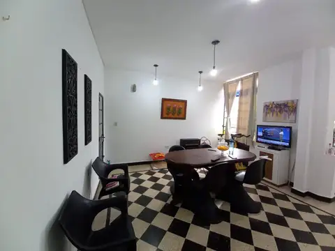 Casa 4 ambientes con 1 baño