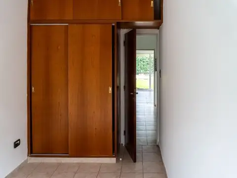 Casa 5 ambientes con 1 baño