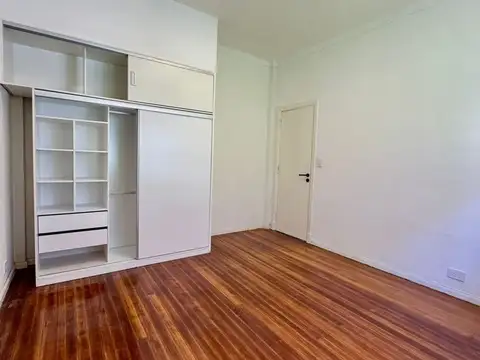 Depto Tipo Casa en Venta 50 años