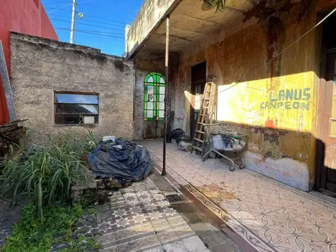 CASA A REFACCIONAR O DEMOLER S/ LOTE DE 270 MTS ¡EXC UBIC!