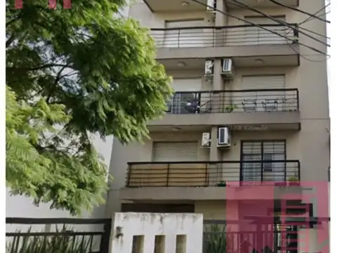 VENTA COQUETO DEPARTAMENTO 2 AMBIENTES CON COCHERA 