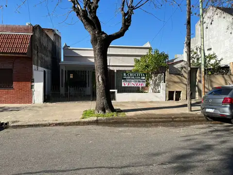 Casa 3 amb. s/ terreno 8.66x43 mts. VENTA