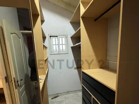 Casa 6 ambientes con 2 baños