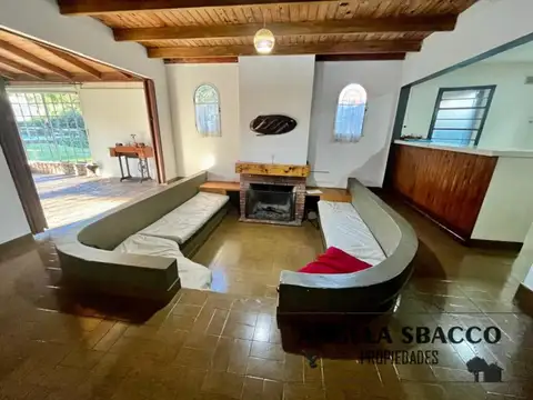 Casa 6 ambientes con 3 baños