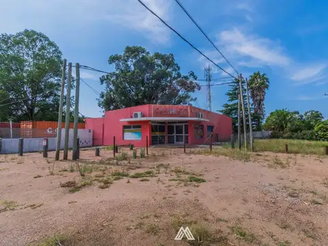 Local en Venta en La Floresta, USD 295.000