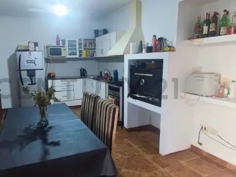 Casa en Venta con 3 cocheras