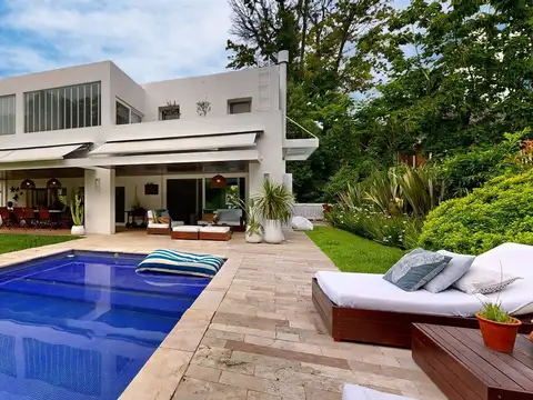 Casa en Venta en Abril Club De Campo, USD 1.070.000