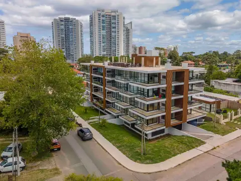 Departamento en Alquiler con 1 cocheras