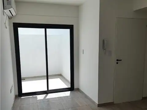 Hipolito Yrigoyen  al 7700