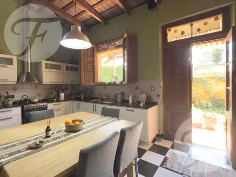 Fray Cayetano Rodríguez 376