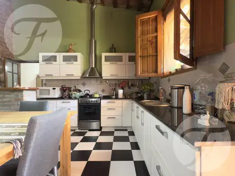 Casa 4 ambientes con 1 baño