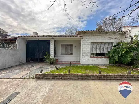 VENTA DE CASA EN LAVALLOL DE 4 AMBIENTES