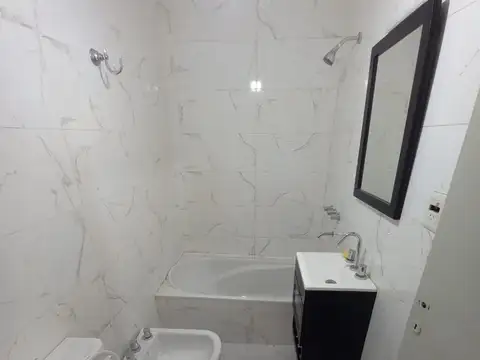 Casa a terminar + PH en planta alta independiente.