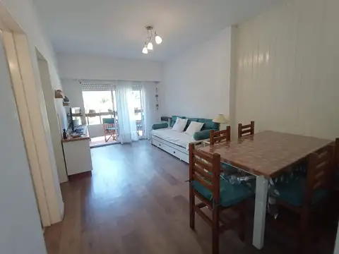 De los Langostinos 1000