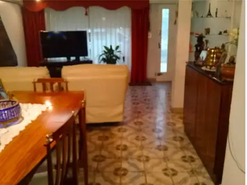 Depto Tipo Casa 4 ambientes con 1 baño