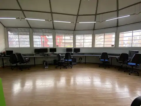 Alquiler Local u oficina esquina 200m2 sobre lote propio SIN EXPENSAS!