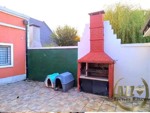 Casa 4 ambientes con 2 baños