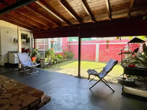 VENTA CASA 3AMB JARDIN COCHERA ALTOS PODESTA PERMU