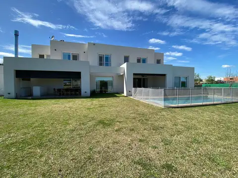 Casa en venta con vista al golf en Pilará- La Calesa- Pilar