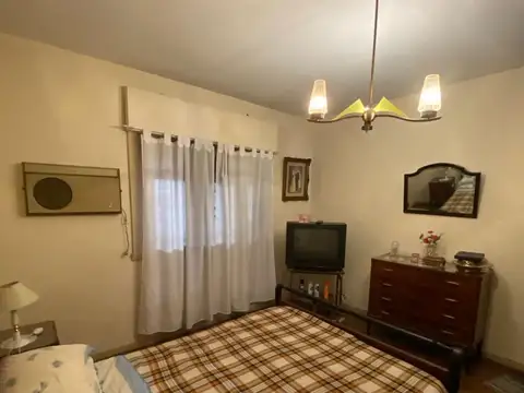 Depto Tipo Casa en Venta en Barrio Parque, USD 140.000