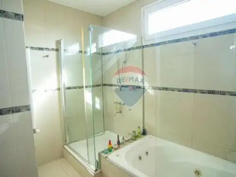 VENTA CASA 4 AMB EN OLIVOS CON PILETA