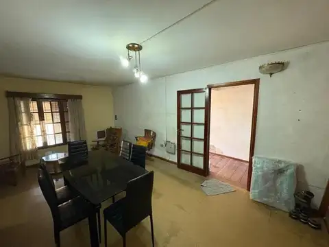 Casa 6 ambientes con 1 baño