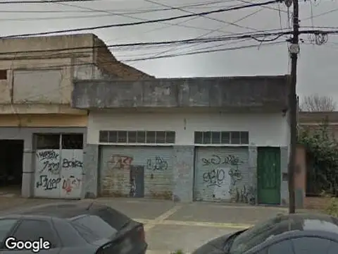 EN VENTA EN CASEROS LOCAL SOBRE LOTE DE 329M2, ESTADO GENERAL A REFACCIONAR - FICHA 5606