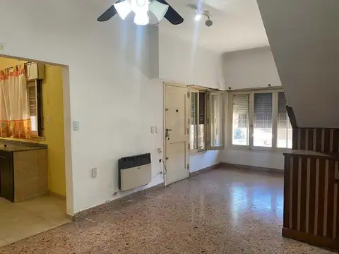 Depto Tipo Casa en Venta con 1 cocheras