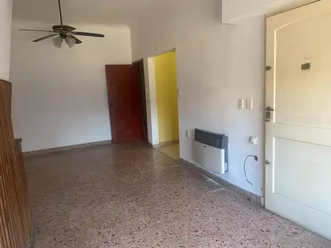 Depto Tipo Casa 4 ambientes con 1 baño