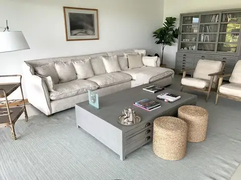 Departamento 4 ambientes con 5 baños