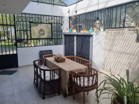 Casa 7 ambientes con 3 baños