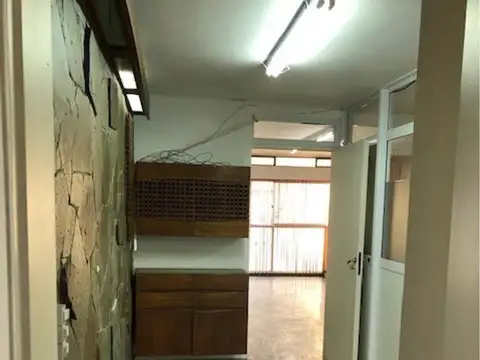 Casa en Alquiler con 2 cocheras