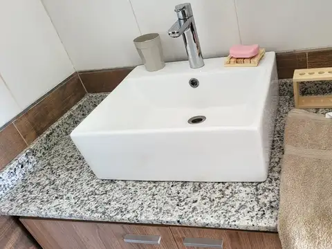 VENTA DE DUPLEX 3 AMB. CON ENTREGA Y SALDO EN CUOTAS . PARQUE TERMAL DOLORES