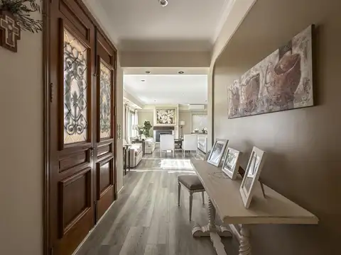 Casa 5 ambientes con 4 baños