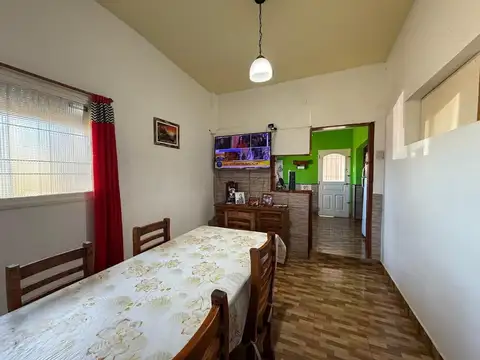 Casa 4 ambientes con 1 baño