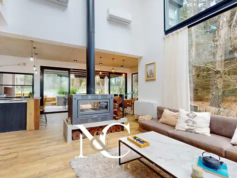 Casa en Venta con 2 cocheras