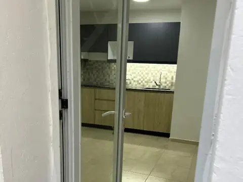 Departamento tipo dúplex con patio en macrocentro de Rosario