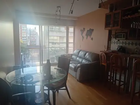 República De Eslovenia 1800, Piso 7