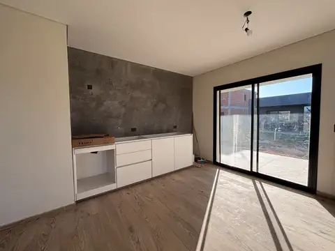 Casa 3 ambientes con 2 baños