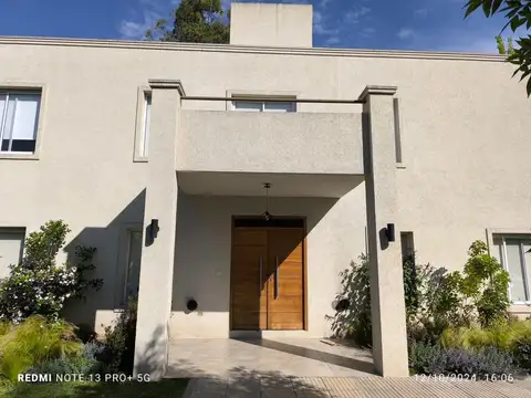 VENTA CASA EN  PILAR DEL LAGO