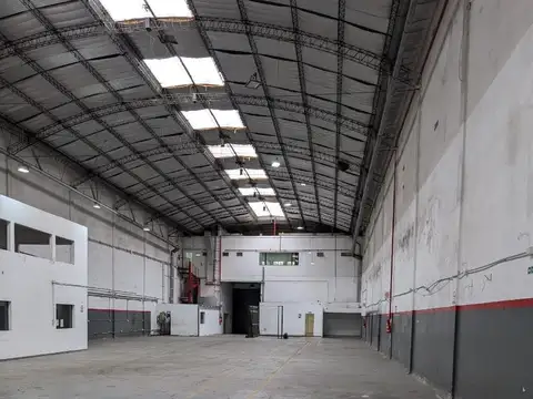 Depósito en alquiler - Oficinas - Baños - Cocheras - 1.280Mts2 - Paternal