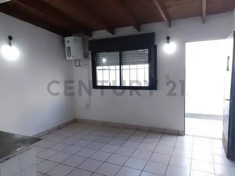 8 bis entre 80 y 81 2300, Piso 0