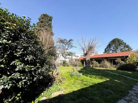 Casa en Venta con 4 cocheras