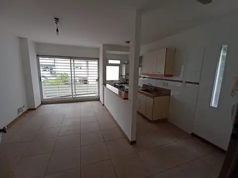 Semipiso contrafrente muy luminoso. 2 cuadras estación Subte D garantia  propetaria o