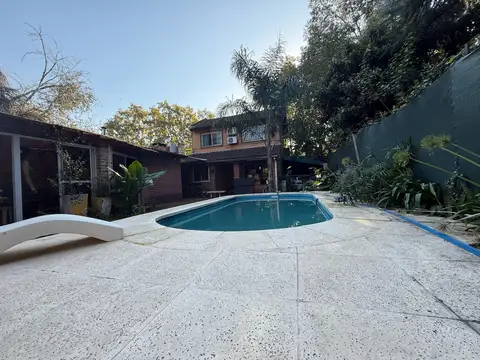 Casa en venta  en San Miguel con parque y pileta
