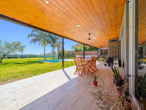 Venta Casa 2 Dormitorios Country Club Logaritmo