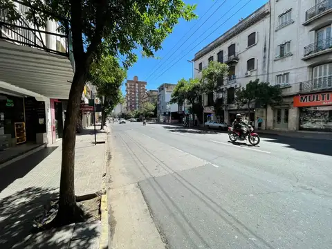VENTA LOCAL COMERCIAL CENTRO - SOBRE AV GRAL PAZ