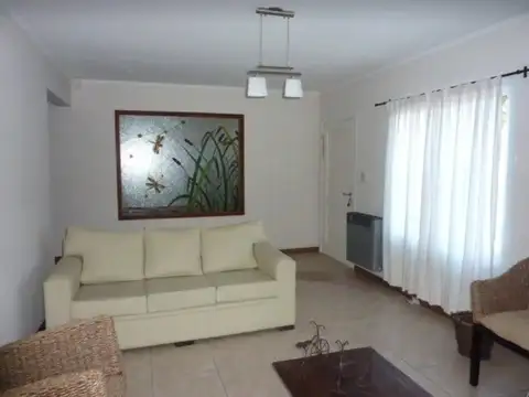Casa en Venta en Lujan, USD 210.000