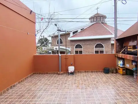 Depto Tipo Casa en Venta de 5 ambientes