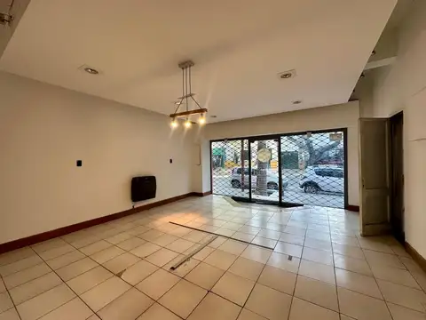 VENTA DE LOCAL COMERCIAL CON COCHERAS - MENDOZA